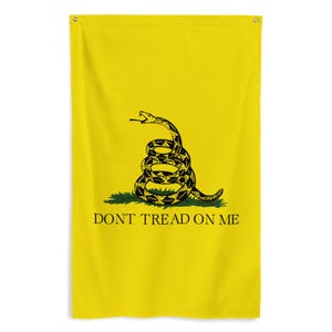 Gadsden Flag Banner - American Revolution Dont Tread on Me Flag - Patriotic United States of America Gift - 87cm x 142cm - 34.5in x 56in