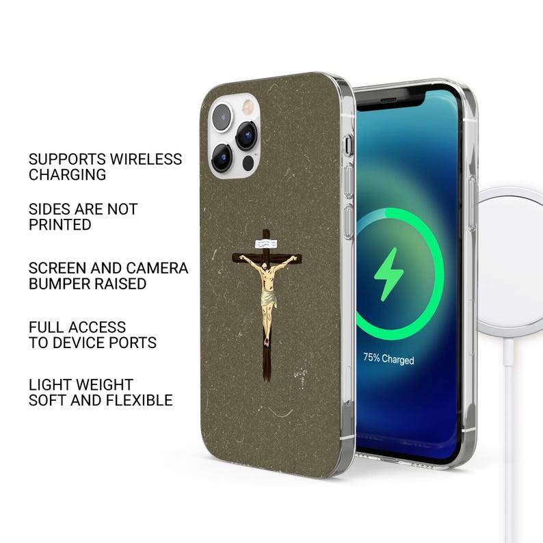 Op de afbeelding: Een groene telefoonhoes met een afbeelding van Jezus Christus aan het kruis. De hoes is compatibel met draadloos opladen en heeft een verhoogde bumper om het scherm en de camera te beschermen.