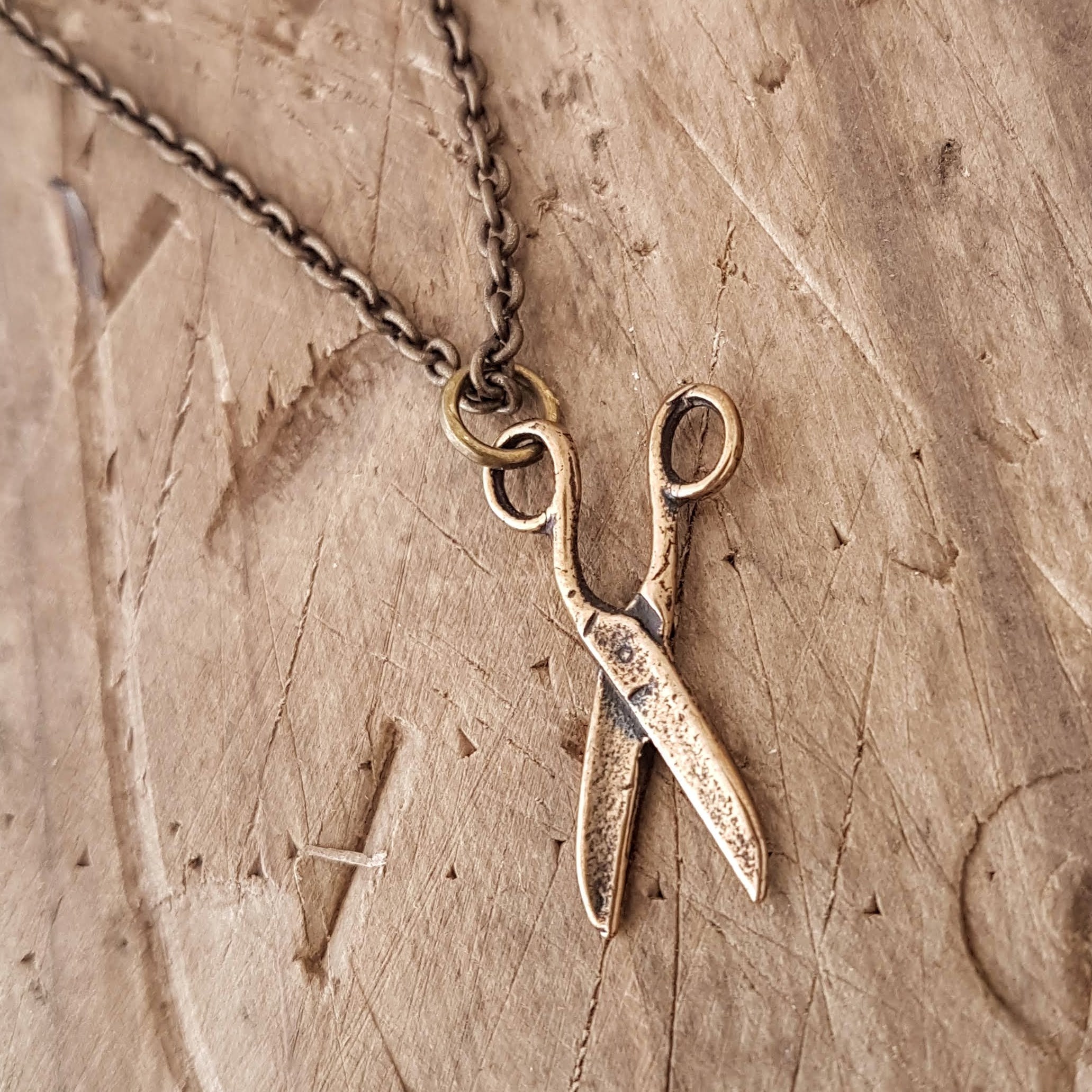 Sewing scissors necklace deals