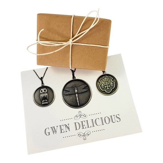Horse Shoe Necklace - Gwen Delicious Jewelry Designs