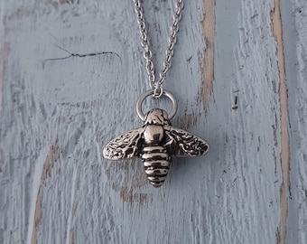 Biene Halskette Weiß Bronze Anhänger: Von der Honigbiene inspirierter Schmuck, Motiv Natur (verstellbare Kette, Geschenkverpackung)