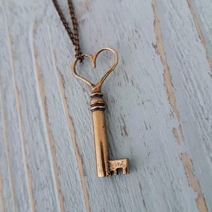 Heart Skeleton Key Necklace,  Gold Bronze Key Jewelry, Skeleton Key Jewelry, Heart Key, Heart Jewelry, Gift for Friend, Valentines Day Gift