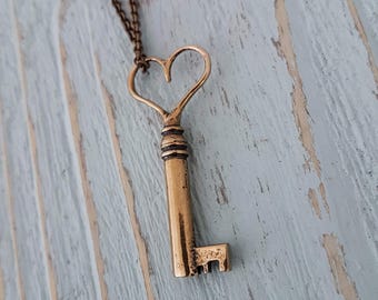 Herz Skelett Schlüssel Halskette Vintage-Schmuck, Bronze-Anhänger (2 Zoll, antike Kette, Gwen Delicious Design)