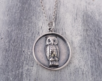 Silber Eule Halskette Anhänger mit Gravur: Sterling Silber Anhänger, Weisheits Symbol | Personalisierter Schmuck, einstellbare Kettenlänge