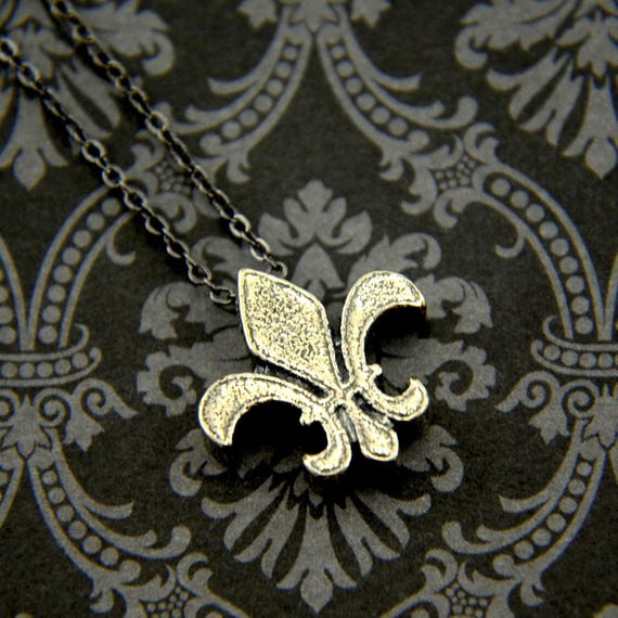 シルバー フルール ド リス ペンダント ネックレス ソリッド ホワイト