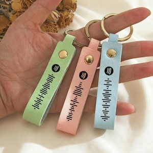 Llavero personalizado con código de Spotify escaneable, llavero con canción personalizada, regalo para amigos, llavero de cuero grabado, regalo de aniversario, regalo para ella