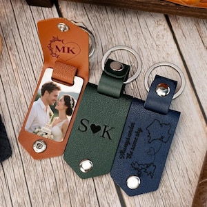 Personalized Mens Leather Keychain, Custom Engraved Leather Keyring, Anniversary Gift for Him/ Her, Wedding Gift for Couple, Gift for Dad