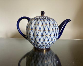 Lomonosov Imperial Porcelain Factory. Teapot volume 600 ml. LFZ. Cobalt Net.