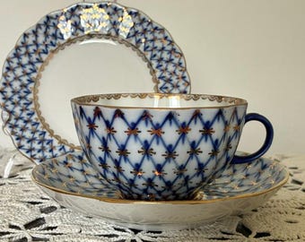 Juego de tres tazas de té de porcelana imperial Lomonosov "COBALT NET" de 250 ml.