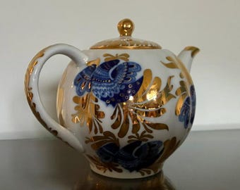 Lomonosov Imperial Porcelain Teapot Tulip Golden Garden 600 ml, USSR.