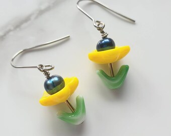 Handmade Flower Earrings • Black Eyed Susan • Yellow Flower Earrings • Black Pearl Earrings •