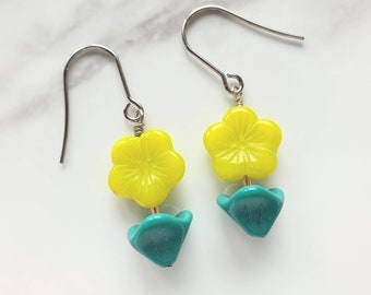 Hibiscus Handmade Retro Glass Earrings • Cute Floral Earrings • Yellow Beaded Flower Earrings • Spring Summer 2022 • Whimsy Boho Hippie •