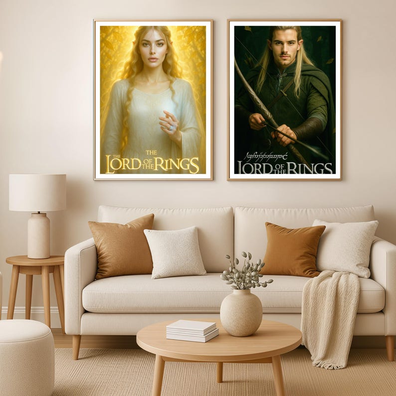 Peut inclure: Deux affiches encadr&eacute;es du film "Le Seigneur des Anneaux". L'une repr&eacute;sente une femme en robe blanche sur fond dor&eacute;. L'autre montre un homme avec un arc et des fl&egrave;ches. Les deux affiches ont le titre du film en anglais et en elfique.