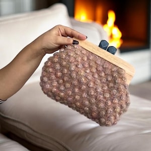 Soft Colors Crochet Wooden Kiss Lock Big Clutch, Granny Square Bag Lined With chain Strap, Handmade Vintage Style Clasp Pouch