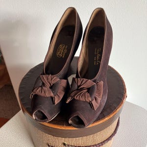 1940s I. Miller Brown Suede Leather Peep-toe Pumps – Vintage Heels