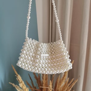 Bolso con cuentas de perlas