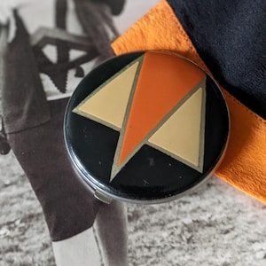 Gwenda Compact - Etsy