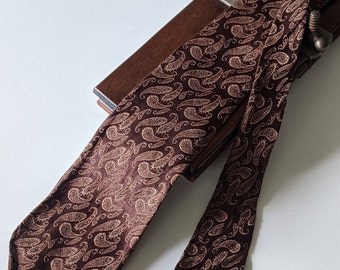 Vintage 1930s British Cravat Brown Paisley Necktie