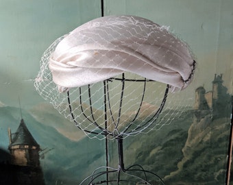 AS IS Vintage 1950s Pearl Veiled Formal Hat