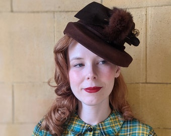 Vintage 1930s 1940s Brown Felt Tilt Hat