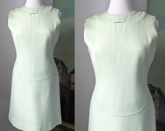 Vintage 1960s Pale Green Sleeveless Shift Dress