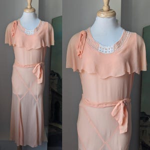 Ancienne Robe Années 1920 Années 1930 Orange en Crêpe de Soie à Col Capelet