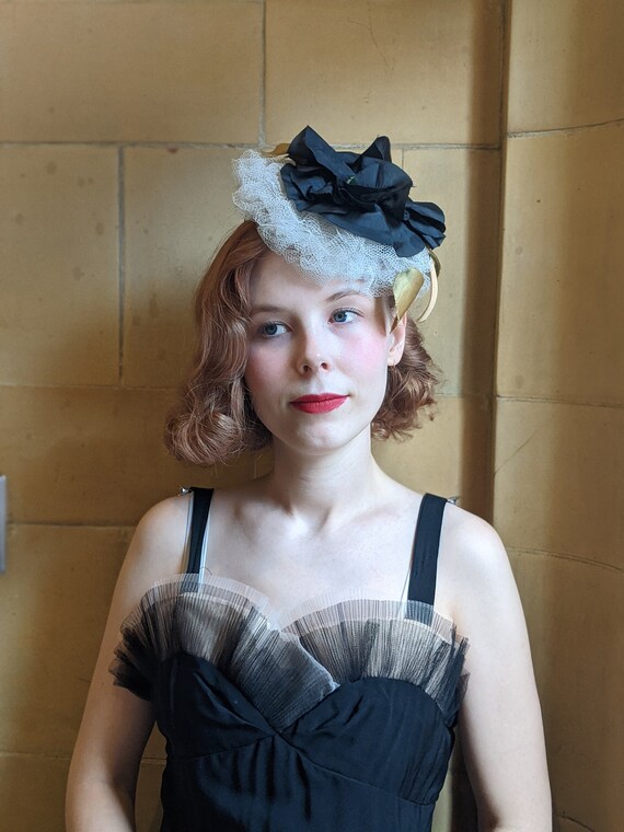 Vintage 1940s Tulle & Silk Flower Fascinator - image 9