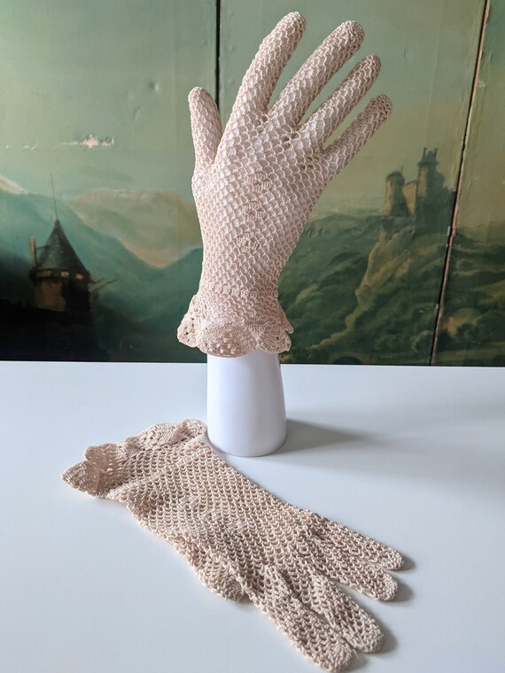 Vintage 1930s Crocheted Gloves - image 3