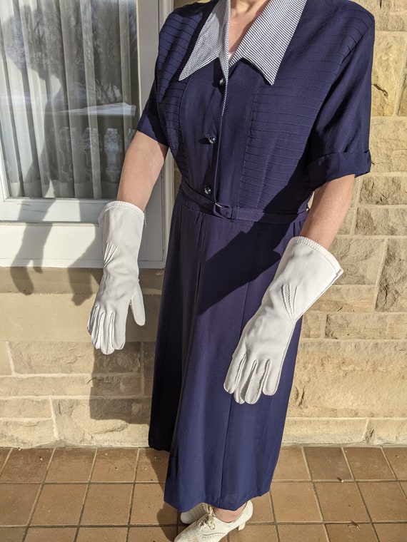 Vintage 1930s White Cotton Gauntlet Gloves Gem