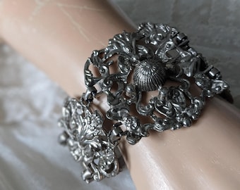 Vintage 1950s CORO Stamped Filigree Effect Metal Bracelet
