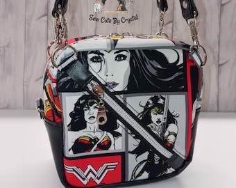 Vintage Y2k Isabella Fiore Wonder Woman Shoulder Bag Comic Book