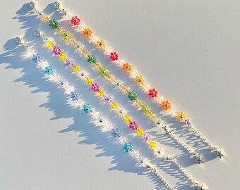 Handmade Seed Bead Daisy Bracelet with Silver Clasp