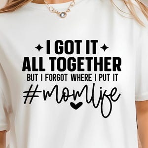 Svg vie de maman, Svg maman drôle, maman fatiguée, Svg maman avec laquelle on peut s'identifier, Svg chemise maman, Svg maman sarcastique, Svg maman occupée, Svg coordinateur du chaos, Svg maman