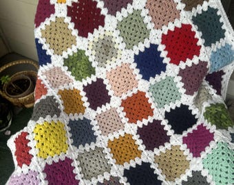Handgemachte Oma Quadrat Häkeldecke: Bunter Acryl Überwurf