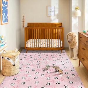 Alfombra de panda para habitación de bebé: suave alfombra rosa con adorables caritas de panda. Bambú para habitación de bebé, dormitorio de niña, sala de juegos o regalo para baby shower.