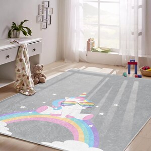Grauer Einhorn Regenbogen Teppich - Kinderteppich, Bodenmatte für Kleinkinder, waschbar als Spielteppich