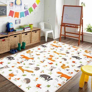 Alfombra caprichosa con animales del bosque – Alfombra suave para habitación infantil con zorro, ciervo y erizo – Tapete para sala de juegos infantil – Ideal para baby shower imagen 4