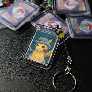 Pokémon x Van Gogh : Pikachu avec chapeau en feutre gris | PORTE-CLÉS