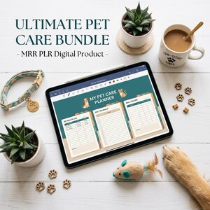 K&ouml;nnte beinhalten: Ein digitales Tablet mit einem Haustier-Pflegeplaner, der Gesundheitslogs, Tagespl&auml;ne und Futtertracker enth&auml;lt. Auf dem Bildschirm sind Hunde- und Katzenillustrationen zu sehen, umgeben von einem Halsband und kleinen Pfotenabdr&uuml;cken.