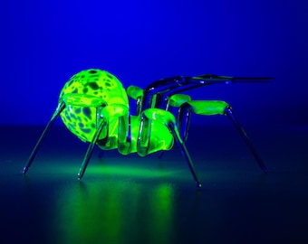 Bronze Blue Orange Uranium Glass Spider Figurine – Miniature Insect – Sci-Fi Glow in the Dark Sculpture – Handmade Lampwork
