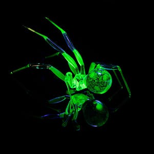 Glowing Uranium Glass Spider Figurine – Hand Blown Neon Green Art Glass Insect – Glows Under UV Light – Fantasy Creepy Cute Spider