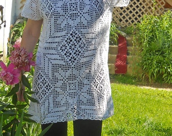 Blusa túnica de crochê branca para o Dia das Mães, suéter de algodão branco para o verão, cardigã feminino feito à mão, túnica sem frente, sem costas, frete grátis