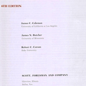 Op de afbeelding: Boekomslag voor "Abnormal Psychology and Modern Life", 6e editie, door James C. Coleman, James N. Butcher en Robert C. Carson. De omslag is wit met rode tekst.