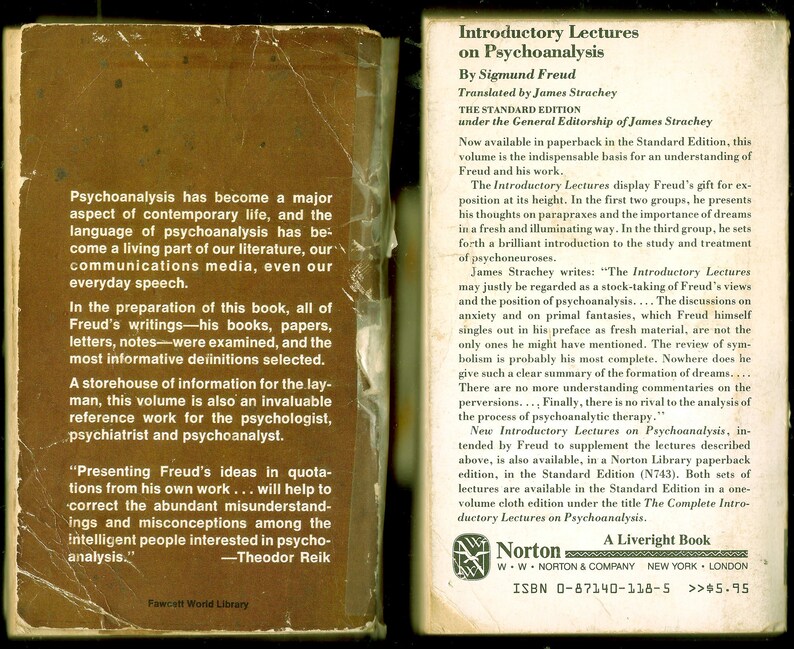 Może przedstawiać: Brązowa okładka książki z tytułem "Introductory Lectures on Psychoanalysis" autorstwa Zygmunta Freuda. Książka jest częścią Standard Edition i została przetłumaczona przez Jamesa Stracheya. Na tylnej okładce znajduje się opis książki i cytat Theodora Reika.