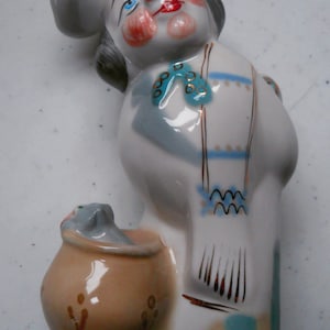Chef Holds Cooking Spoon and Mouse Eats Sitting in a Cooking Pot Statue Kitchen Deco Made in Ukraine Mother&#39;s Day Souvenir birthday Gift