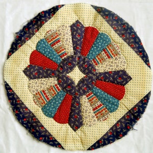 Vintage Handmade Quilted Circle Decorative for Pillowcase Padded to Frame, Old Quilted Pillow Cover Home Bedroom Decor, Fake Quilt Handmade