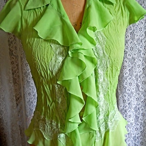 Women's Pleated Blouse with Ruffles V-Neck Short Sleeve Blouse Lace Decorated Shirt Top Solid Color Vintage Ladies Mother's Day Top Shirt