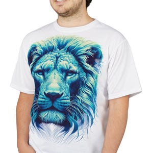 Vibrant Lion Graphic T-Shirt: Bold Animal Print Tee