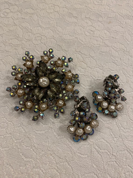 Gorgeous Vintage Brooch And Earrings Pearl AB Ston