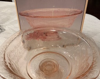 Vintage Indiana Glass Madrid Pale Pink Pedestal Bowl
